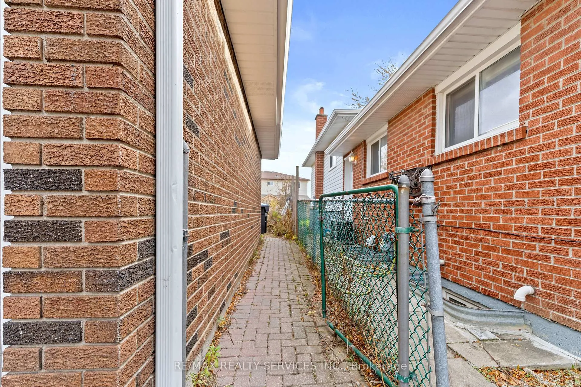 Photo 41 of 13 Linkdale Road, Brampton, Brampton North — HOMEH