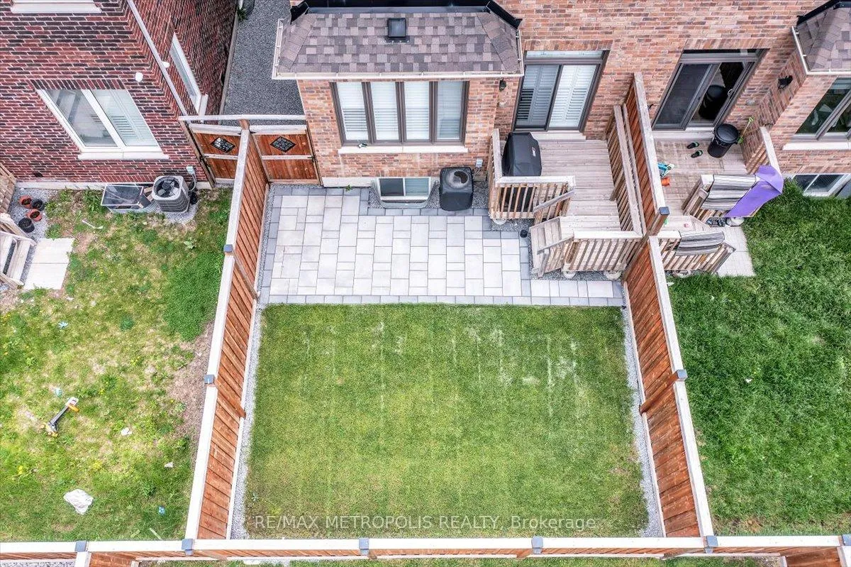 Photo 4 of 120 Laing Drive, Whitby, Rural Whitby — HOMEH