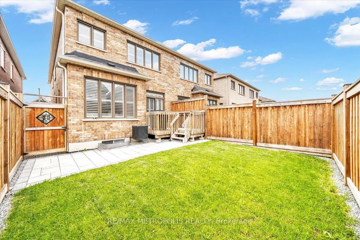 Photo 9 of 120 Laing Drive, Whitby, Rural Whitby — HOMEH
