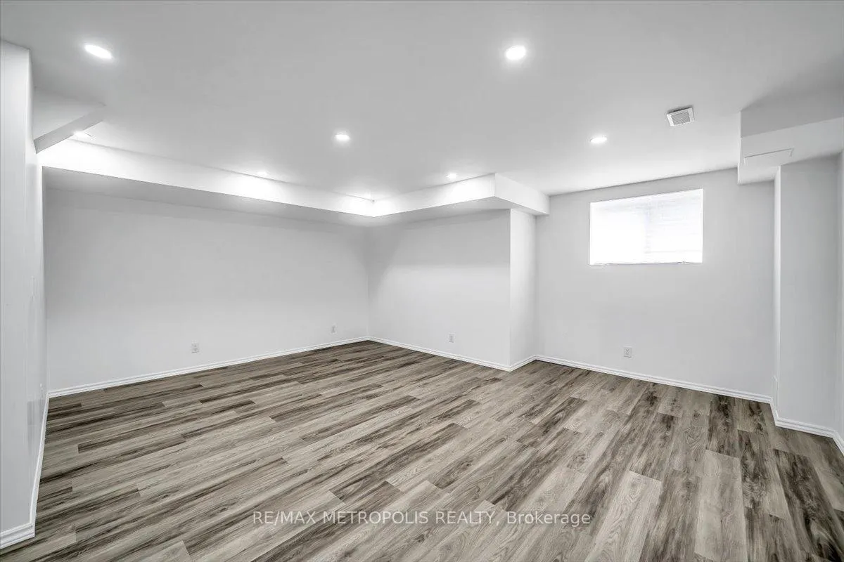 Photo 41 of 120 Laing Drive, Whitby, Rural Whitby — HOMEH