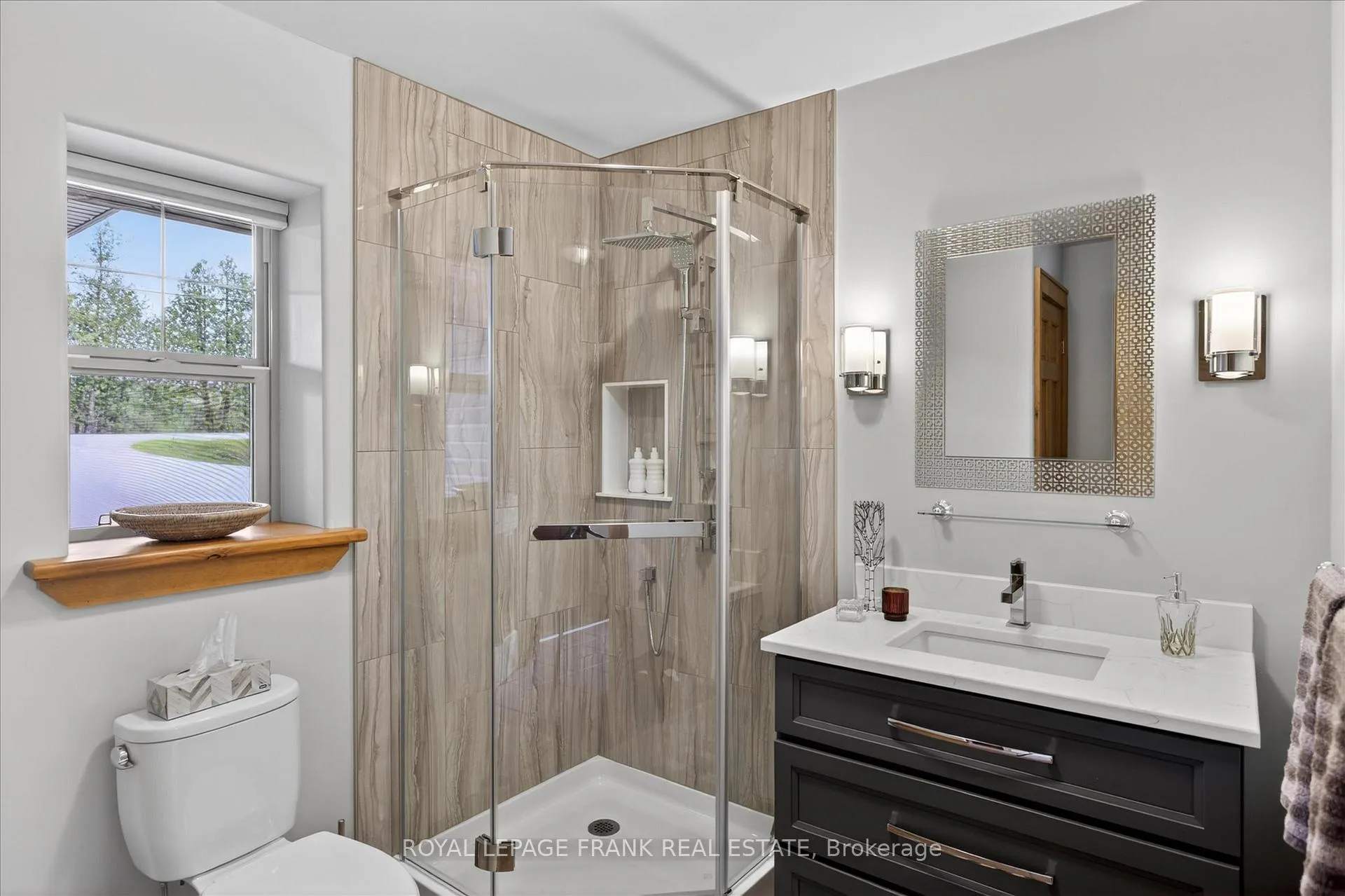 Photo 16 of 369 Douglas Road, Douro-Dummer — HOMEH
