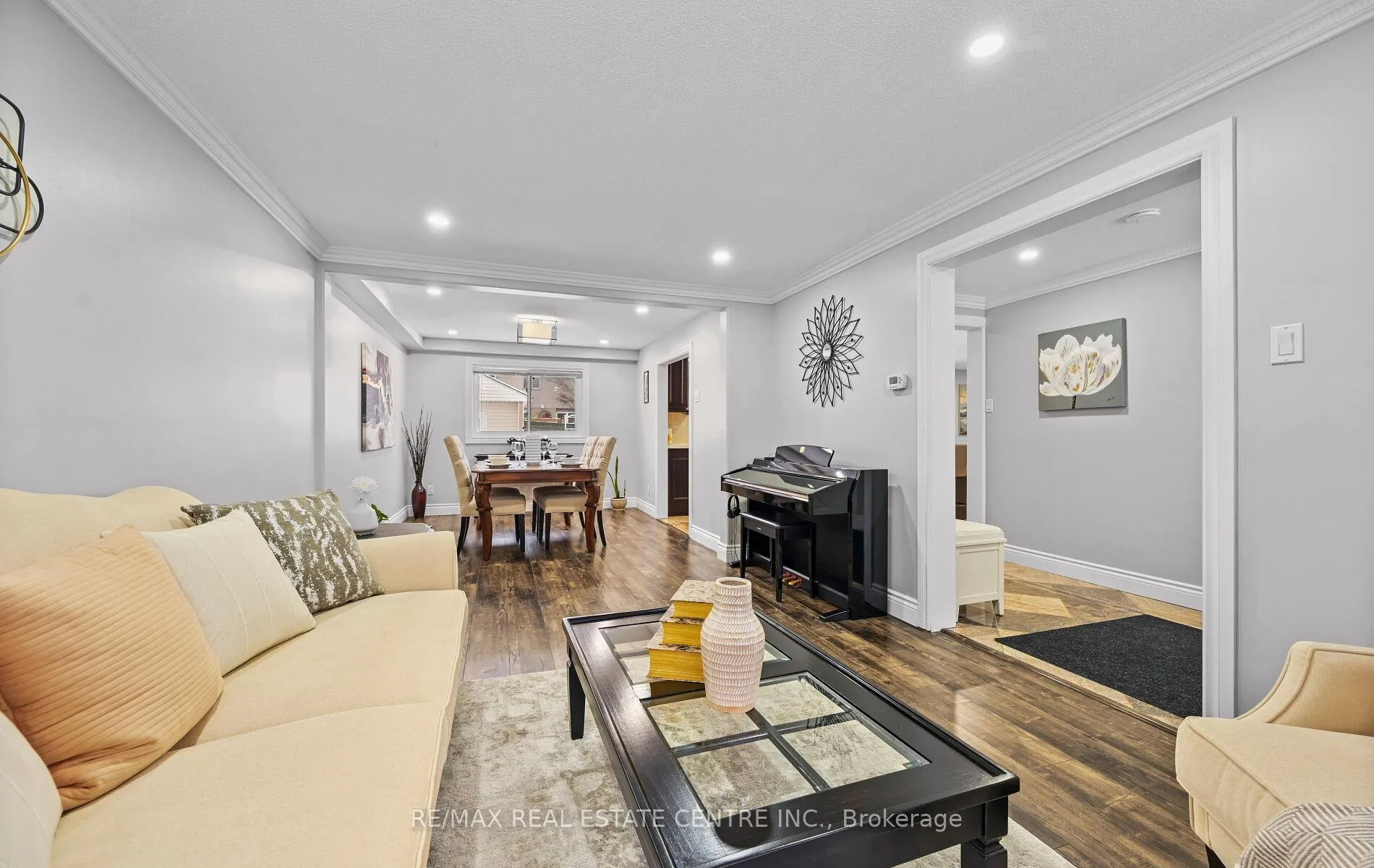 Photo 7 of 84 Viscount Road, Brantford, Lynden Hills — HOMEH
