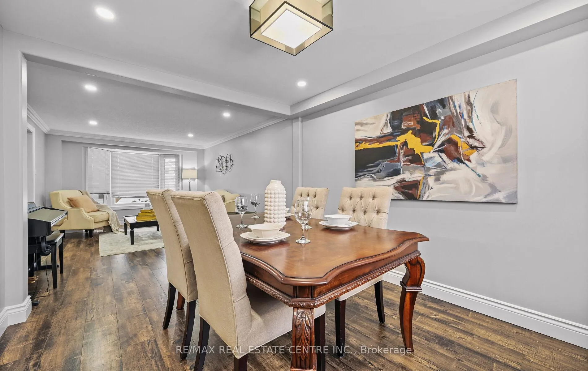 Photo 10 of 84 Viscount Road, Brantford, Lynden Hills — HOMEH