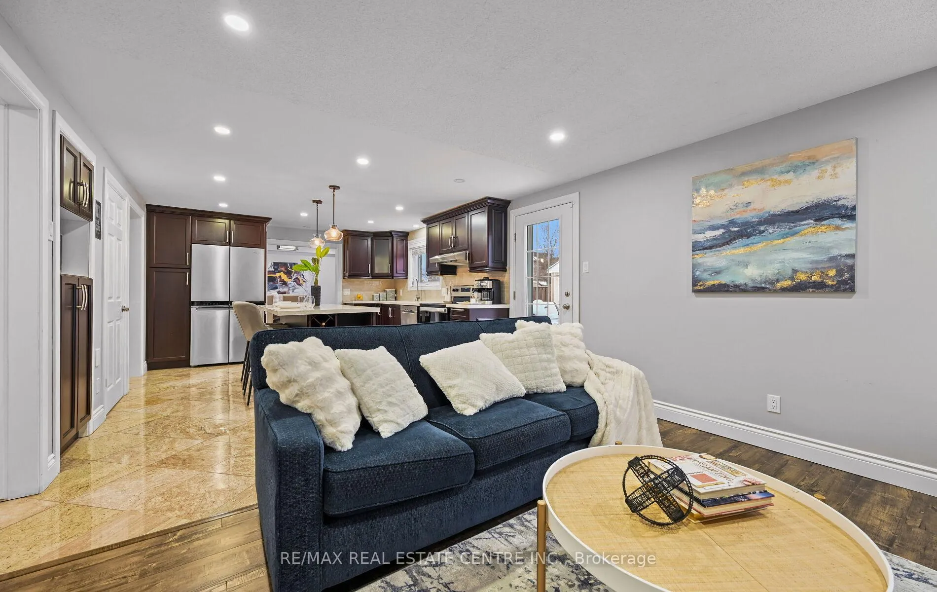 Photo 13 of 84 Viscount Road, Brantford, Lynden Hills — HOMEH