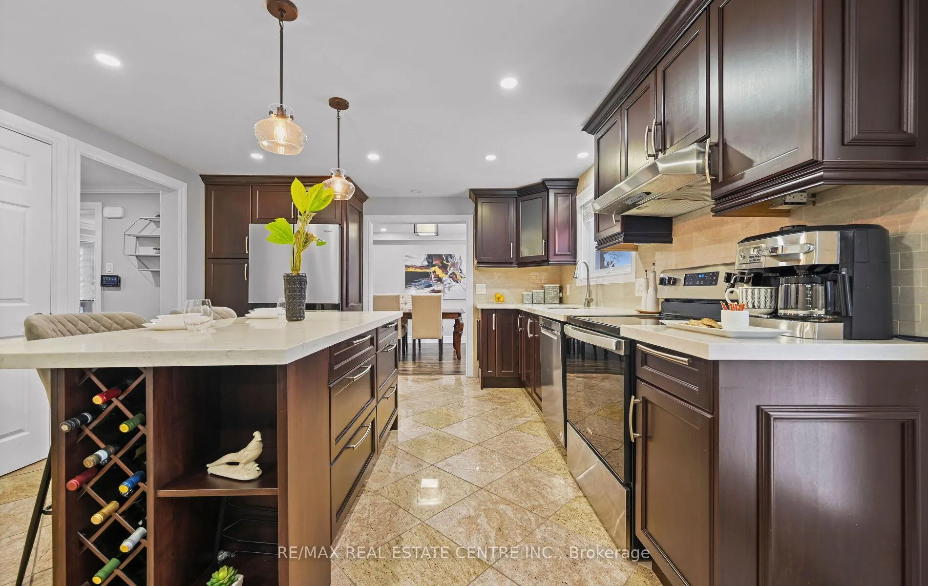 Photo 16 of 84 Viscount Road, Brantford, Lynden Hills — HOMEH