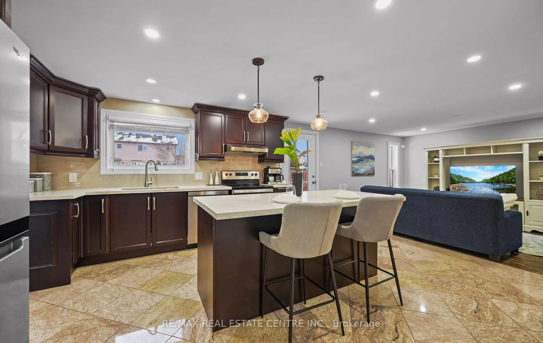 Photo 18 of 84 Viscount Road, Brantford, Lynden Hills — HOMEH