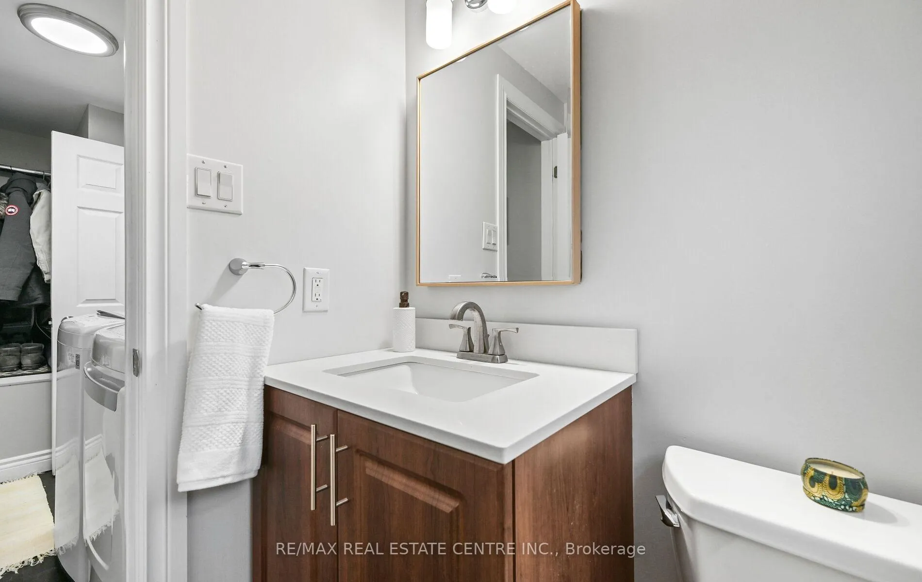 Photo 20 of 84 Viscount Road, Brantford, Lynden Hills — HOMEH