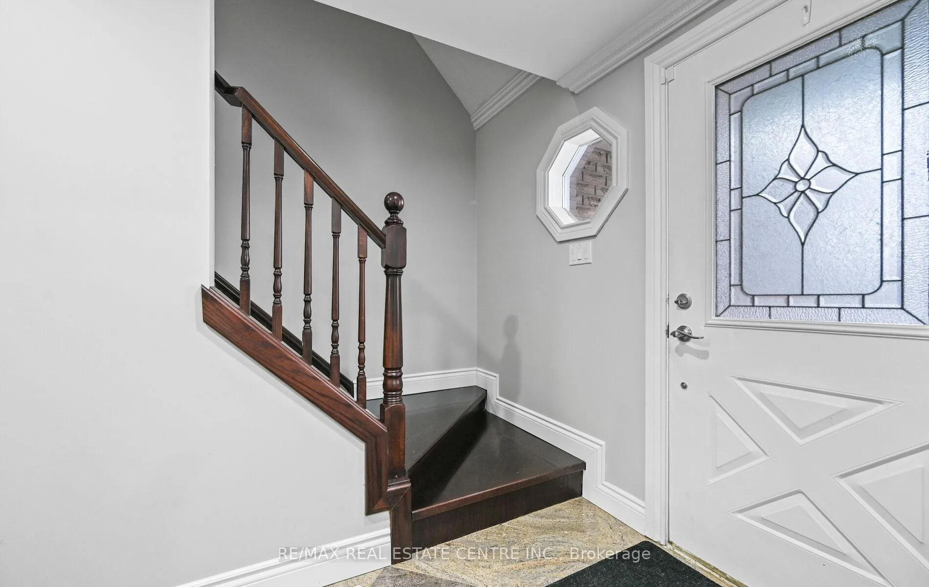 Photo 21 of 84 Viscount Road, Brantford, Lynden Hills — HOMEH