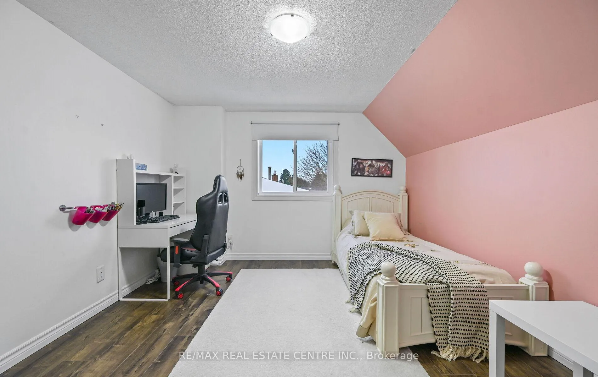 Photo 29 of 84 Viscount Road, Brantford, Lynden Hills — HOMEH