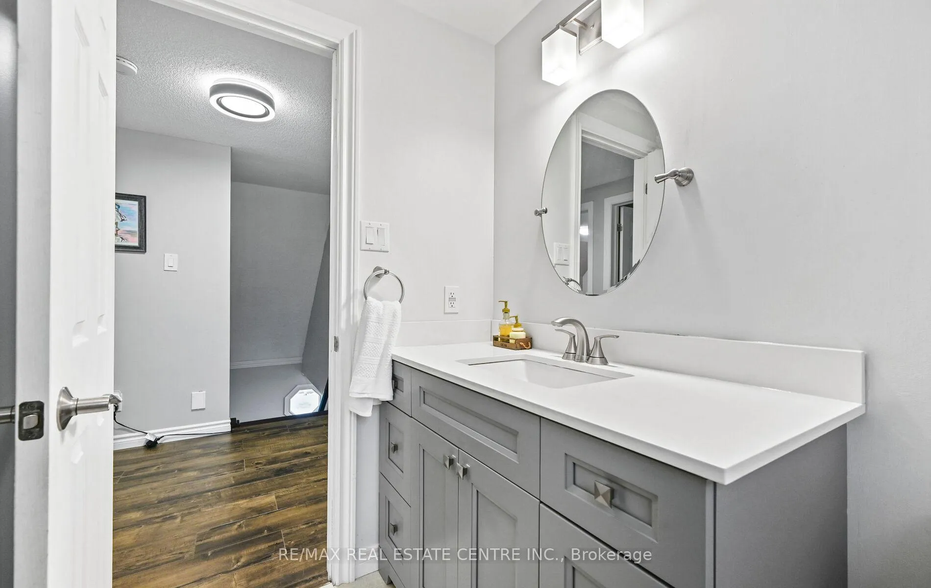 Photo 33 of 84 Viscount Road, Brantford, Lynden Hills — HOMEH