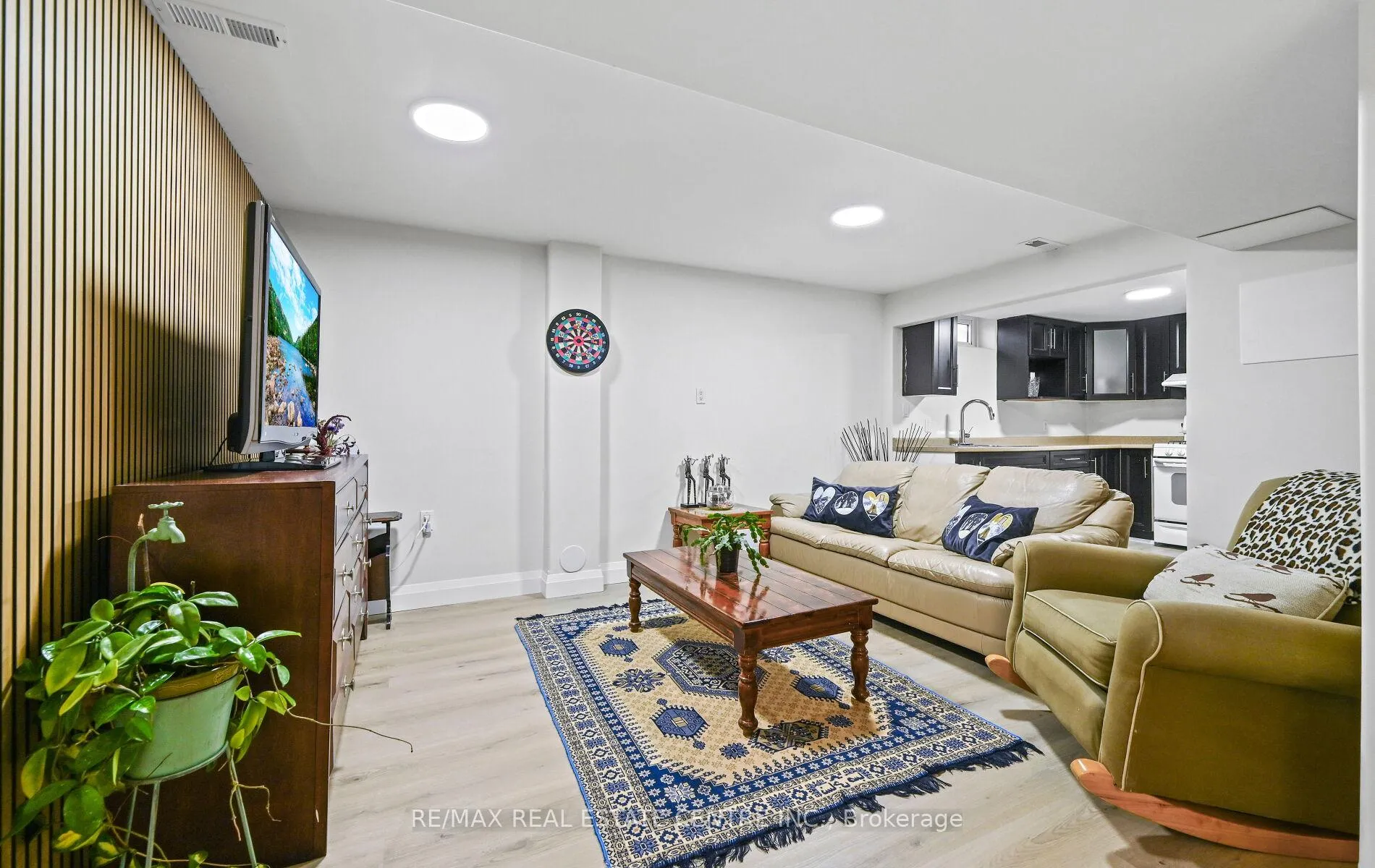 Photo 34 of 84 Viscount Road, Brantford, Lynden Hills — HOMEH