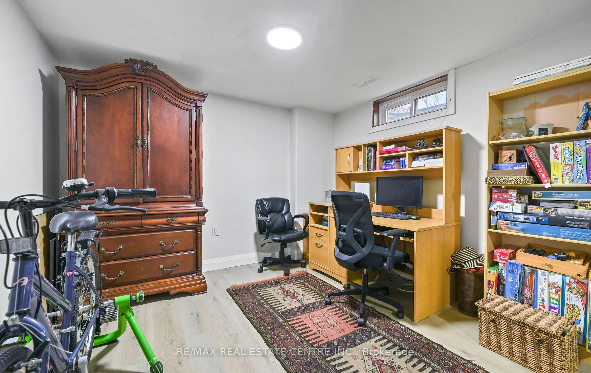 Photo 38 of 84 Viscount Road, Brantford, Lynden Hills — HOMEH