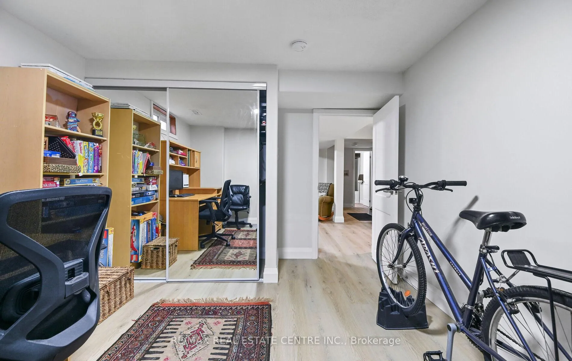 Photo 39 of 84 Viscount Road, Brantford, Lynden Hills — HOMEH