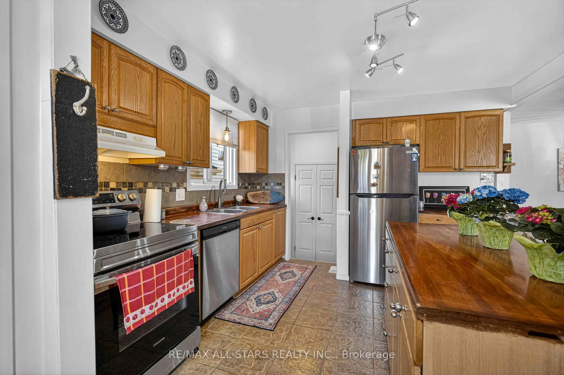 Photo 10 of 2147 Springwood Road, Peterborough, Monaghan Ward 2 — HOMEH