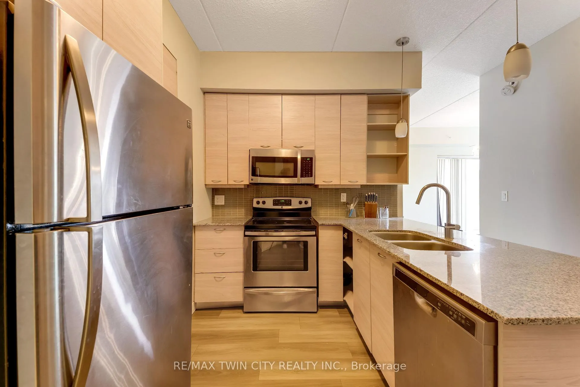 Photo 5 of Unit 1102, 318 Spruce Street E, Waterloo, Downtown Waterloo — HOMEH