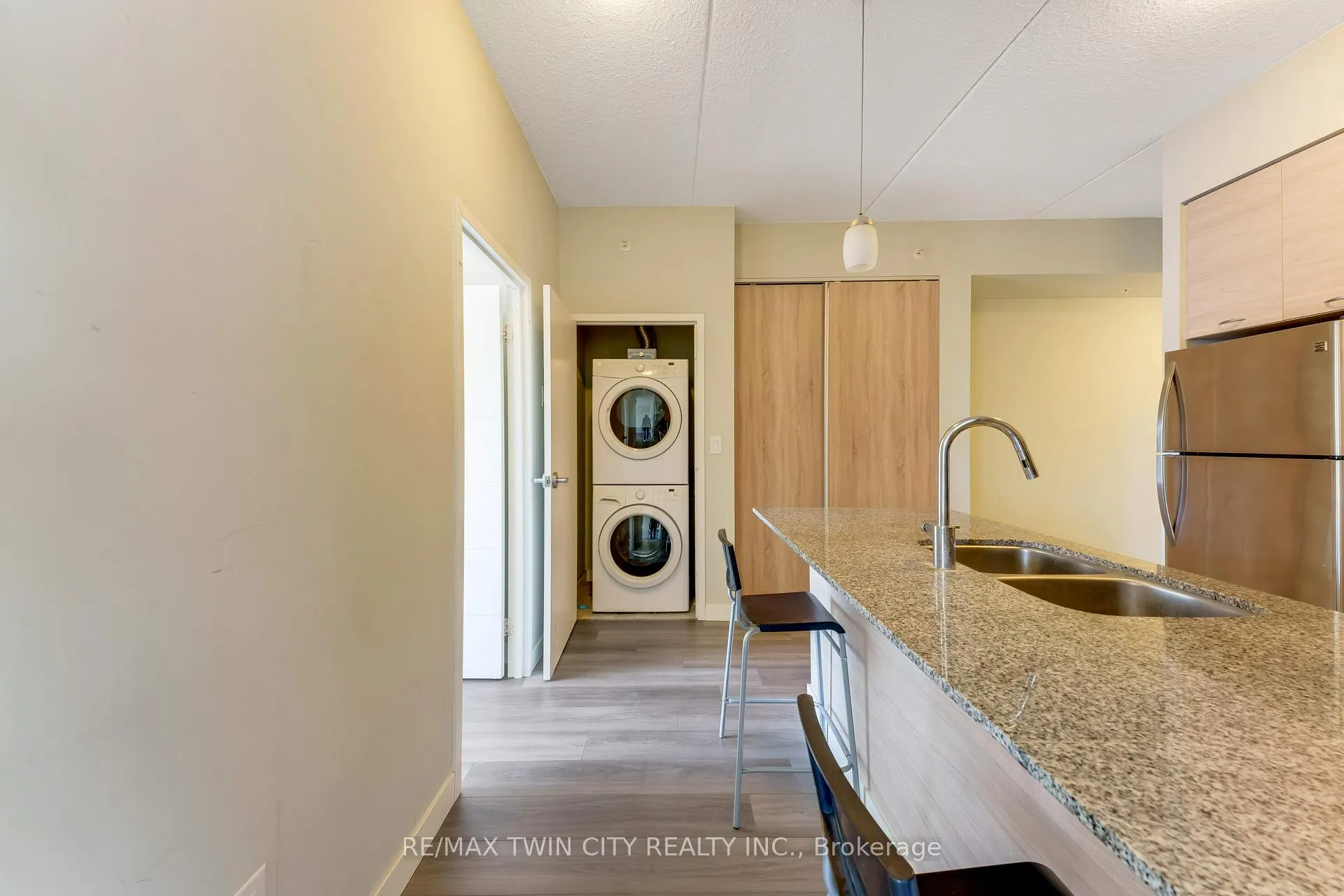 Photo 7 of Unit 1102, 318 Spruce Street E, Waterloo, Downtown Waterloo — HOMEH
