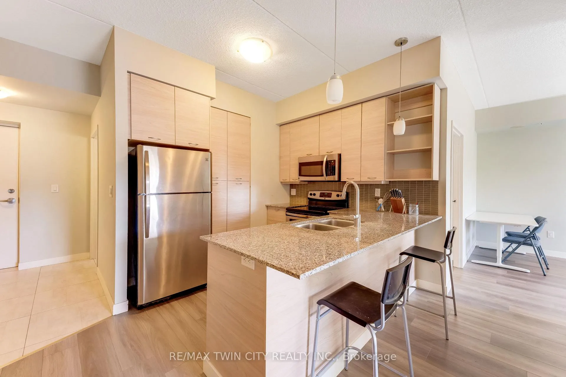 Photo 8 of Unit 1102, 318 Spruce Street E, Waterloo, Downtown Waterloo — HOMEH