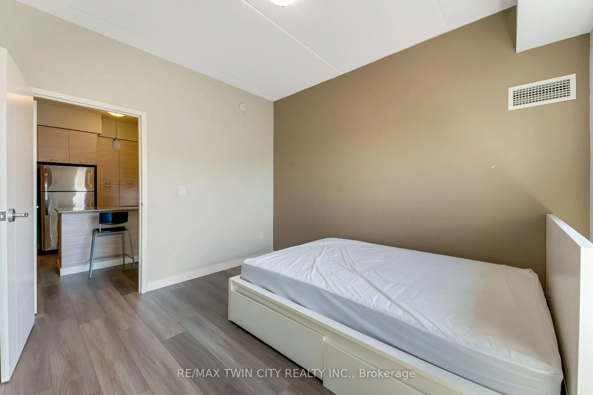 Photo 15 of Unit 1102, 318 Spruce Street E, Waterloo, Downtown Waterloo — HOMEH