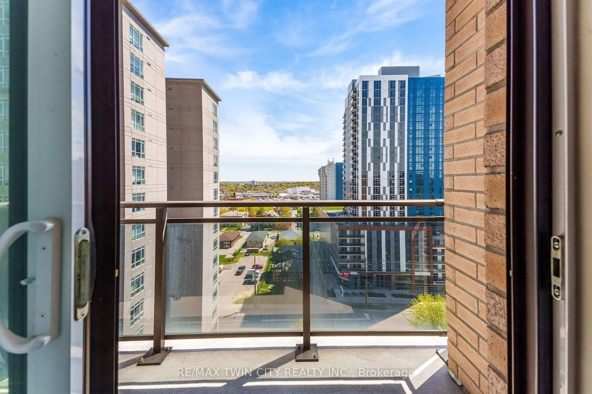 Photo 19 of Unit 1102, 318 Spruce Street E, Waterloo, Downtown Waterloo — HOMEH