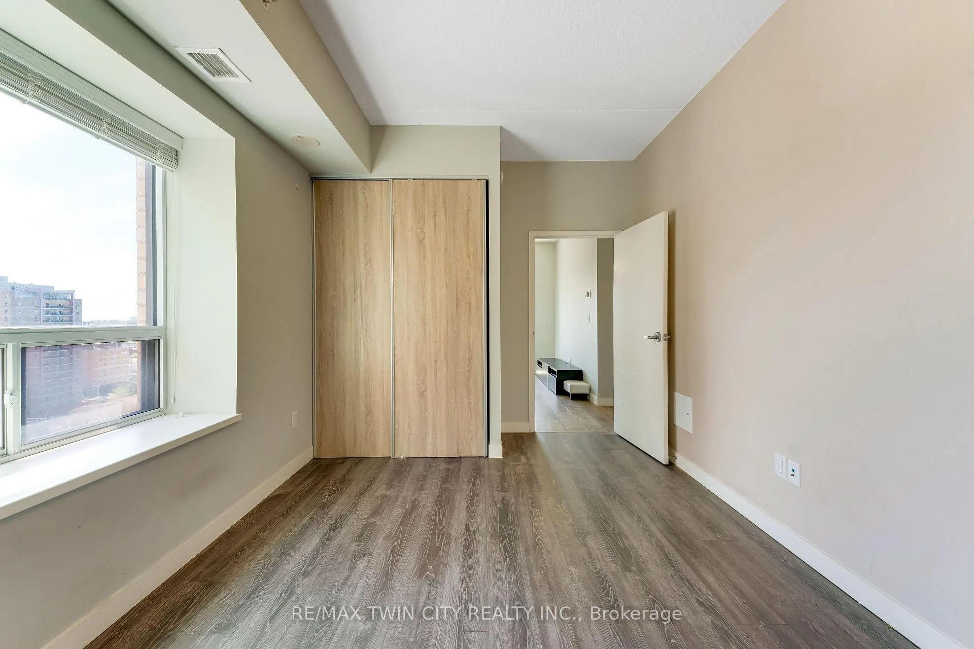 Photo 24 of Unit 1102, 318 Spruce Street E, Waterloo, Downtown Waterloo — HOMEH