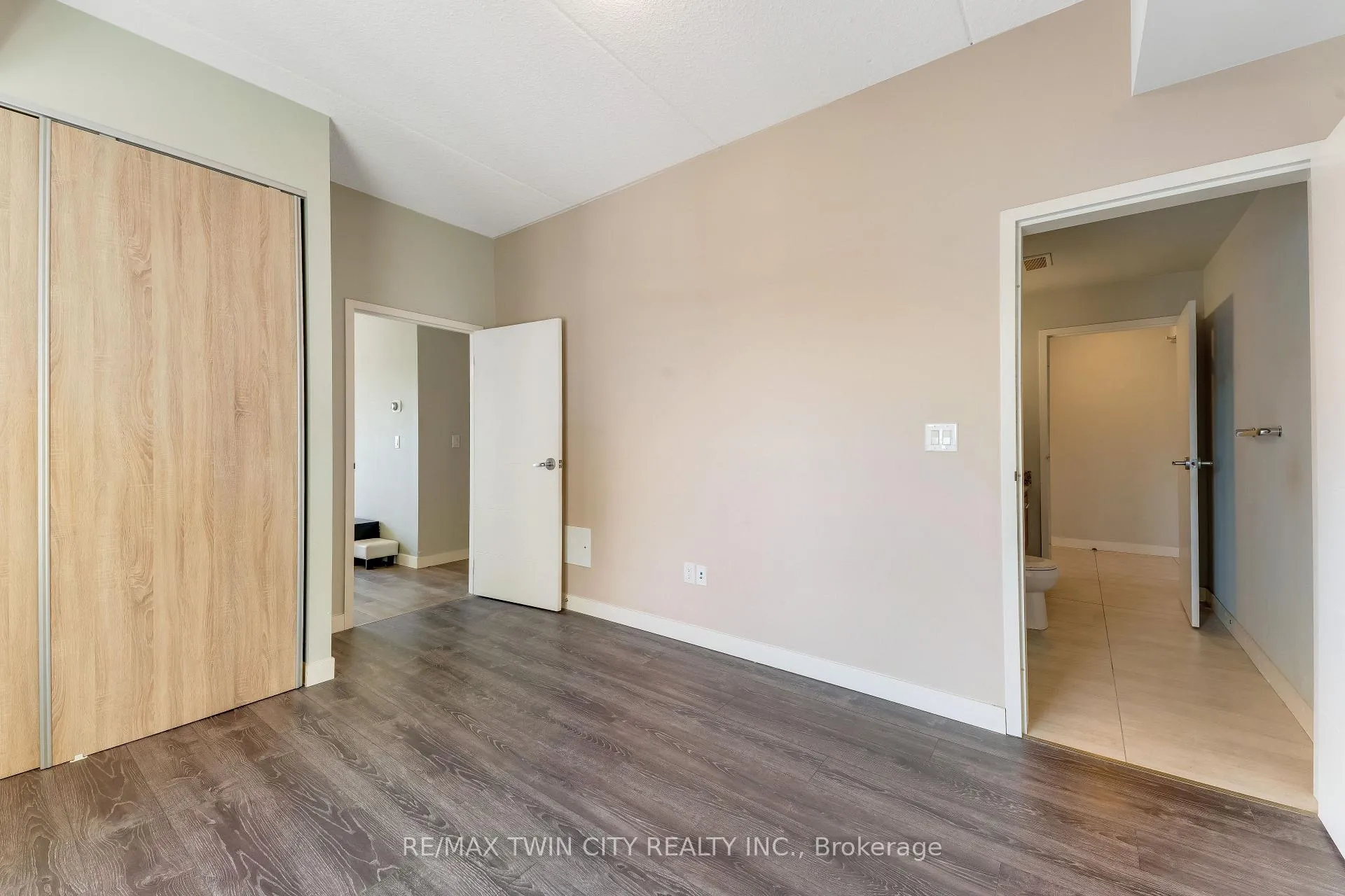 Photo 25 of Unit 1102, 318 Spruce Street E, Waterloo, Downtown Waterloo — HOMEH