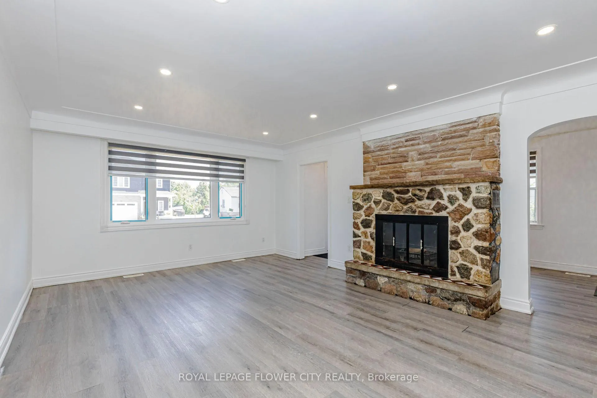 Photo 7 of 37 Warwick Road, Hamilton, Stoney Creek — HOMEH