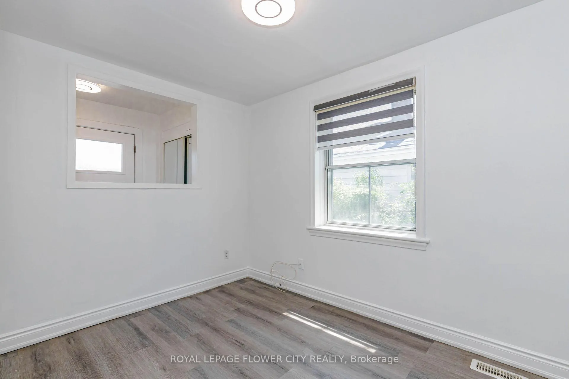 Photo 8 of 37 Warwick Road, Hamilton, Stoney Creek — HOMEH