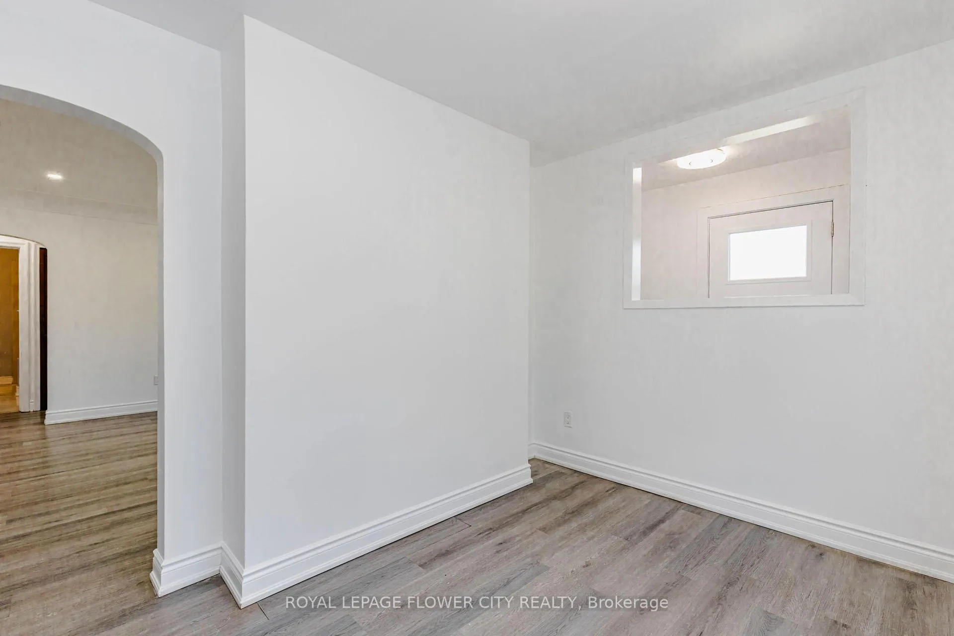 Photo 9 of 37 Warwick Road, Hamilton, Stoney Creek — HOMEH