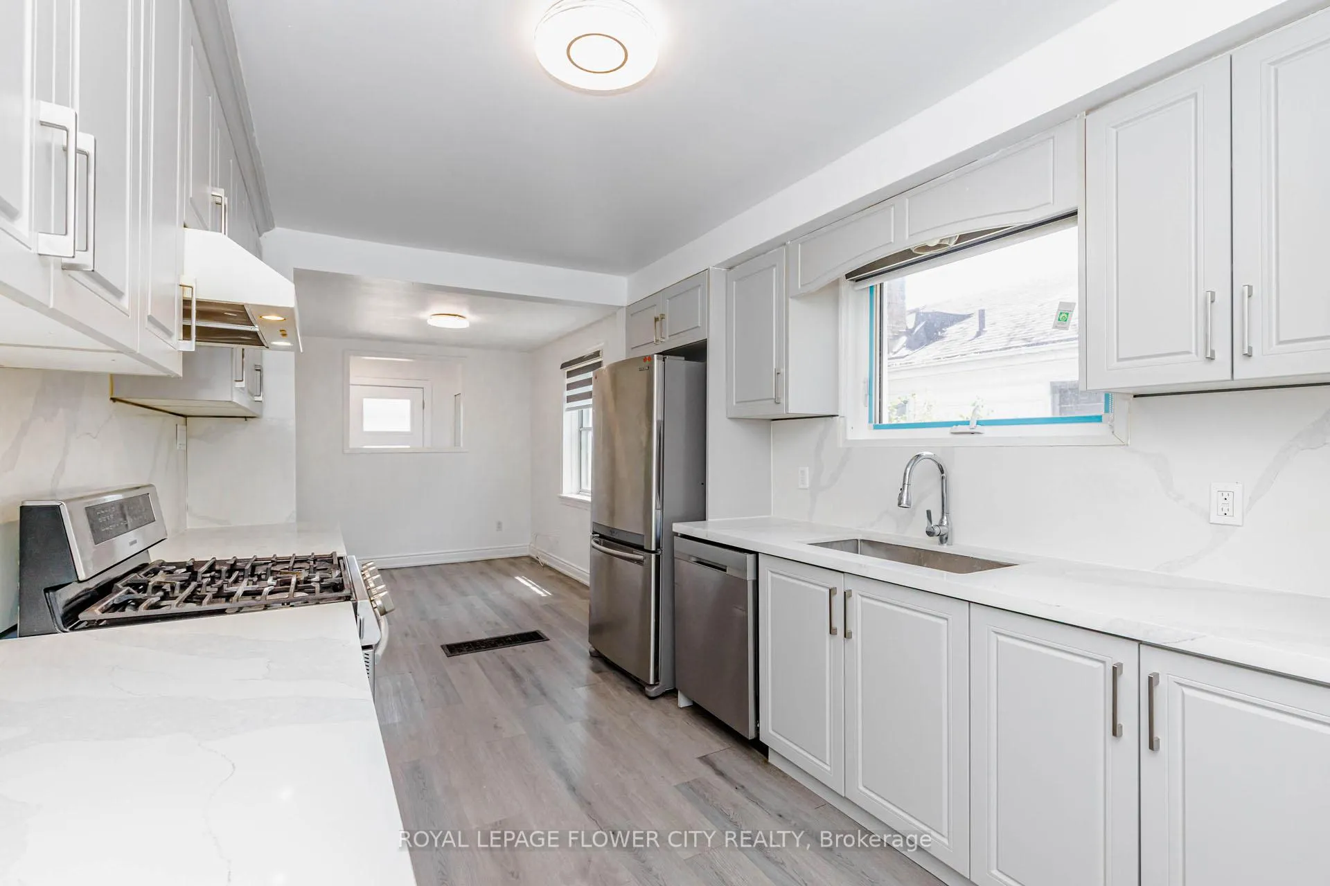 Photo 14 of 37 Warwick Road, Hamilton, Stoney Creek — HOMEH