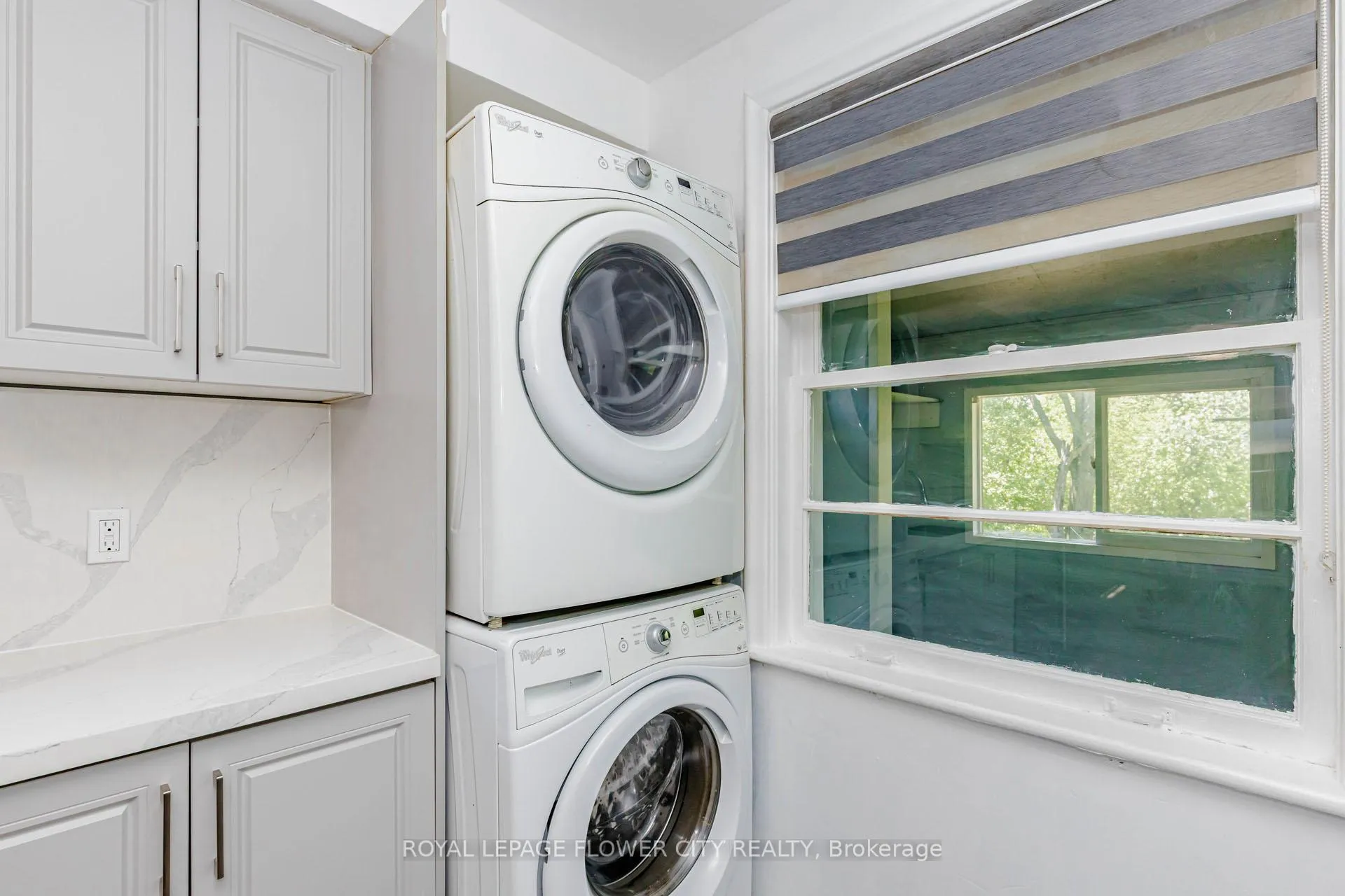 Photo 16 of 37 Warwick Road, Hamilton, Stoney Creek — HOMEH