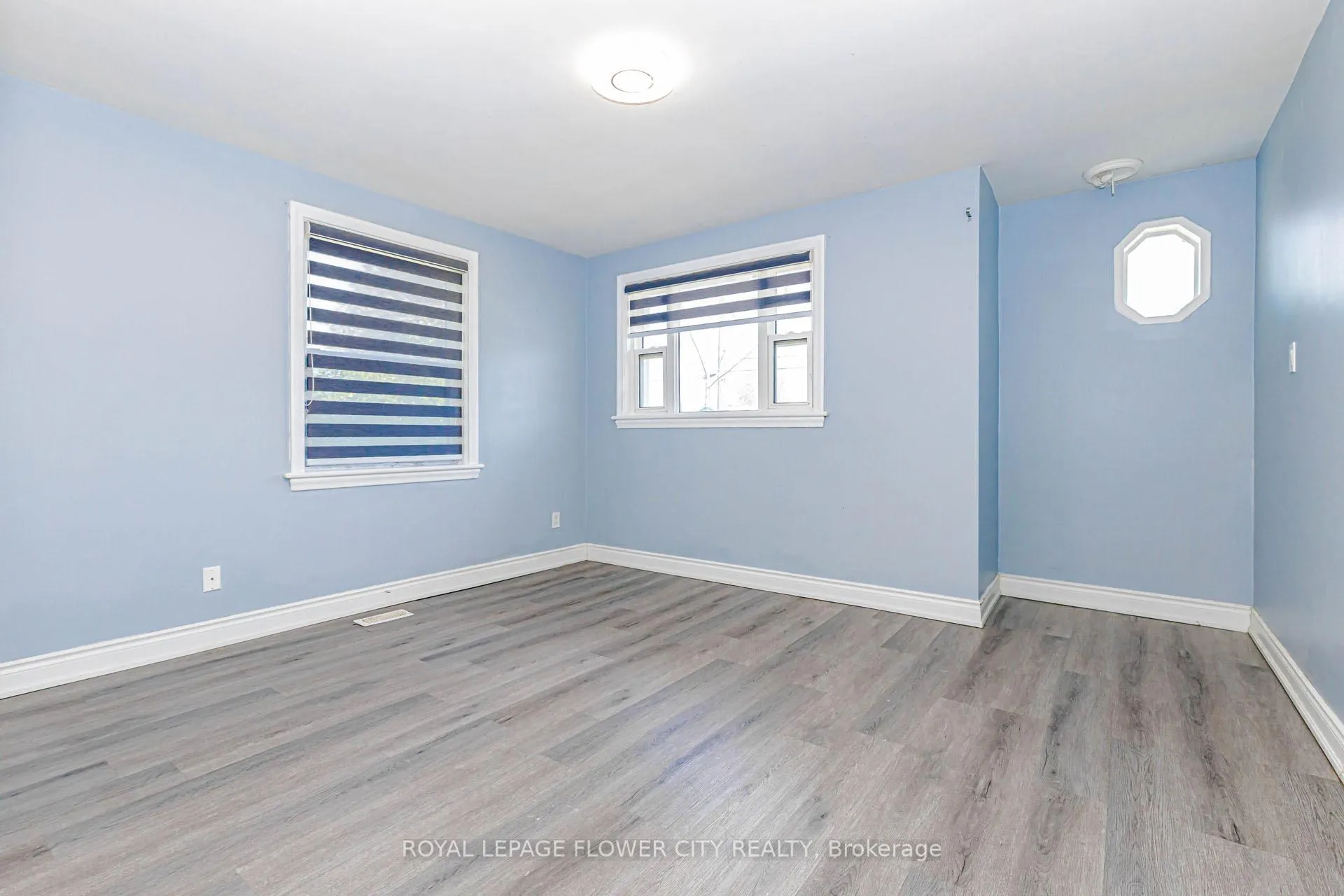 Photo 17 of 37 Warwick Road, Hamilton, Stoney Creek — HOMEH