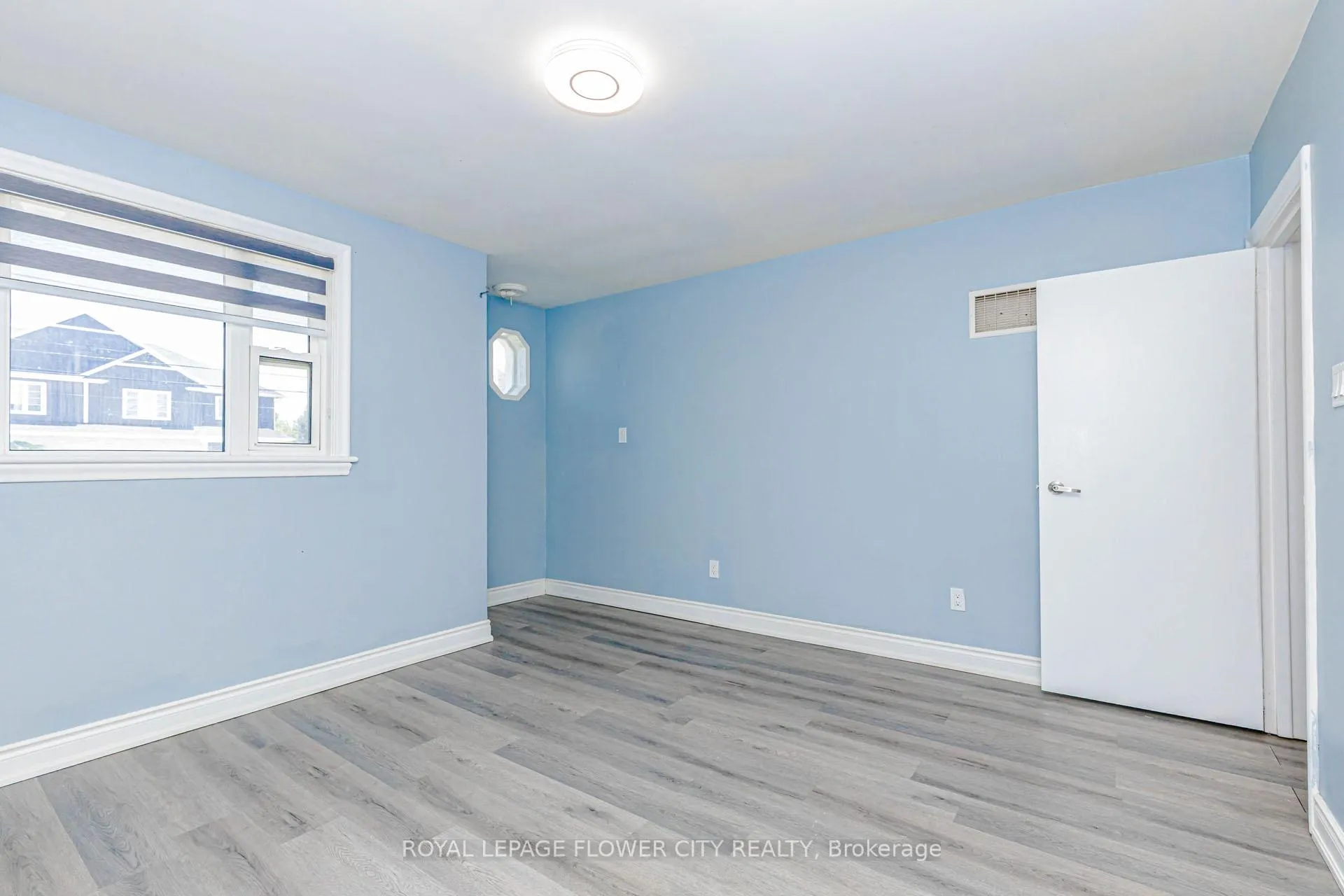 Photo 20 of 37 Warwick Road, Hamilton, Stoney Creek — HOMEH