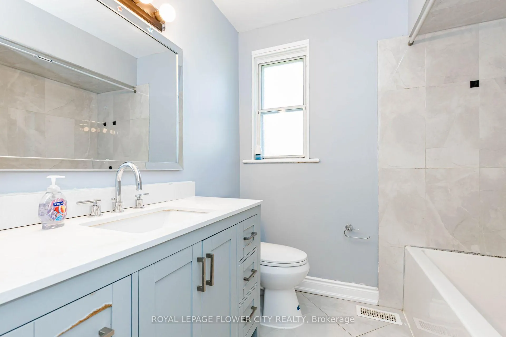 Photo 23 of 37 Warwick Road, Hamilton, Stoney Creek — HOMEH