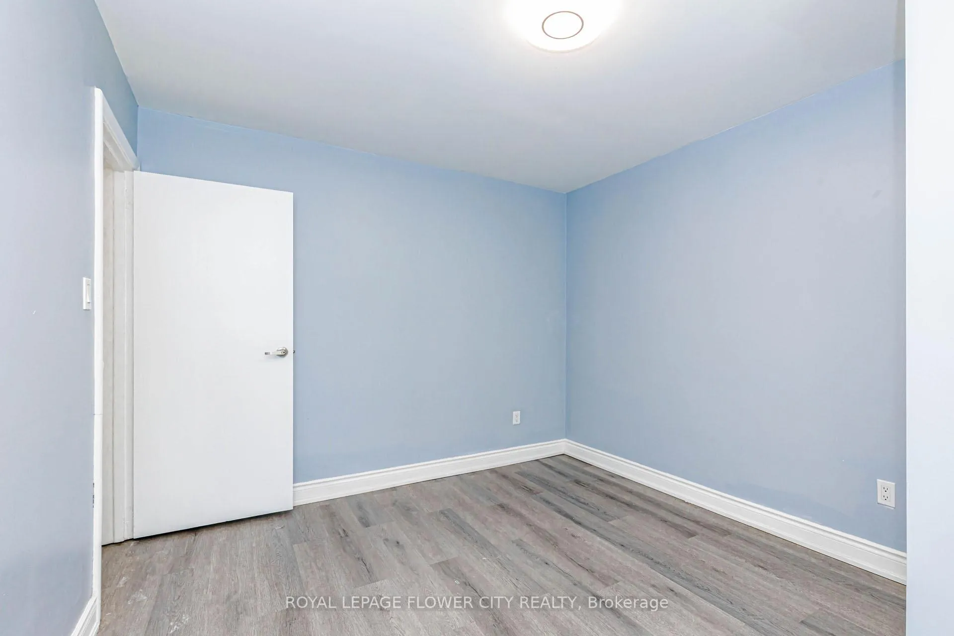 Photo 26 of 37 Warwick Road, Hamilton, Stoney Creek — HOMEH