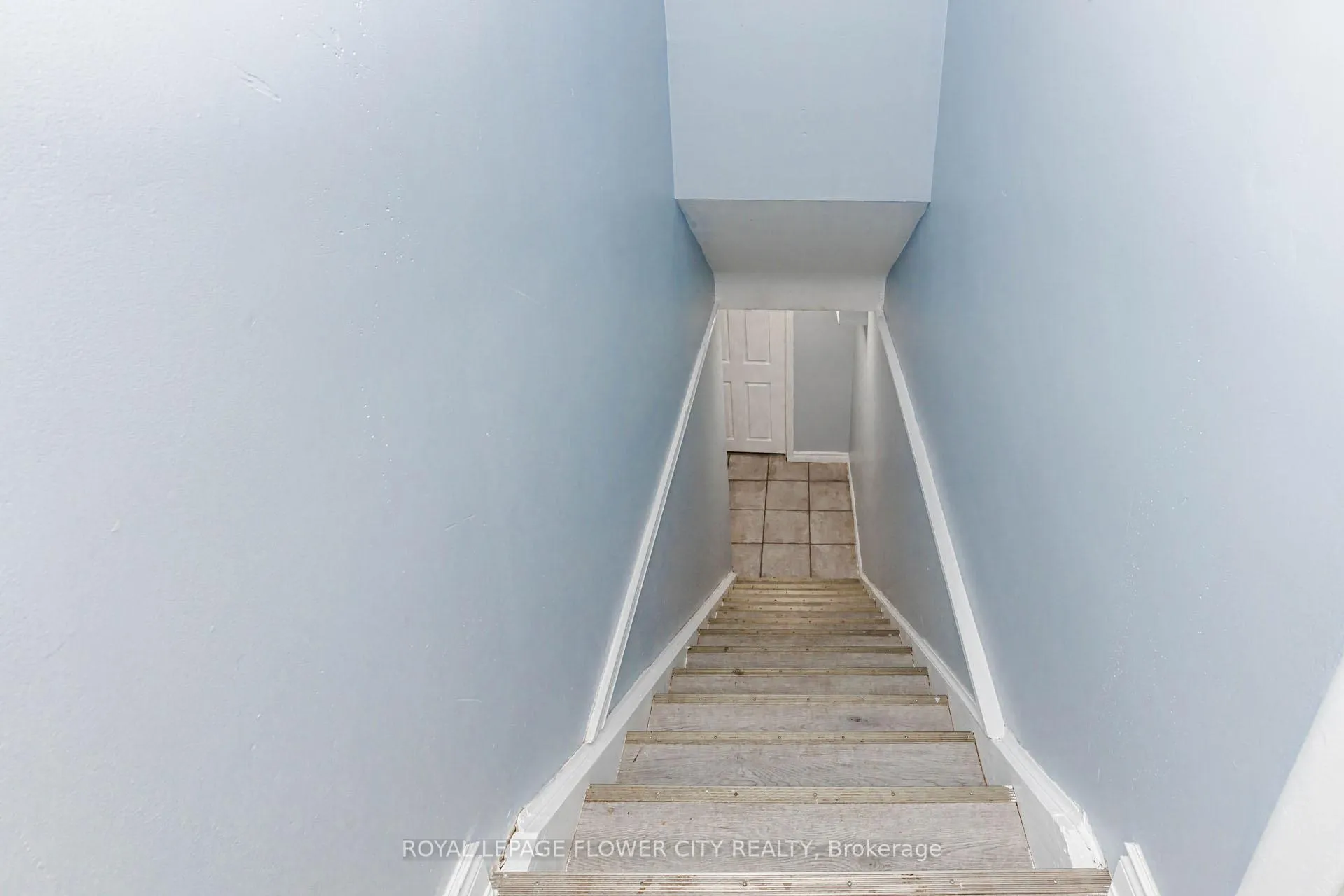 Photo 30 of 37 Warwick Road, Hamilton, Stoney Creek — HOMEH