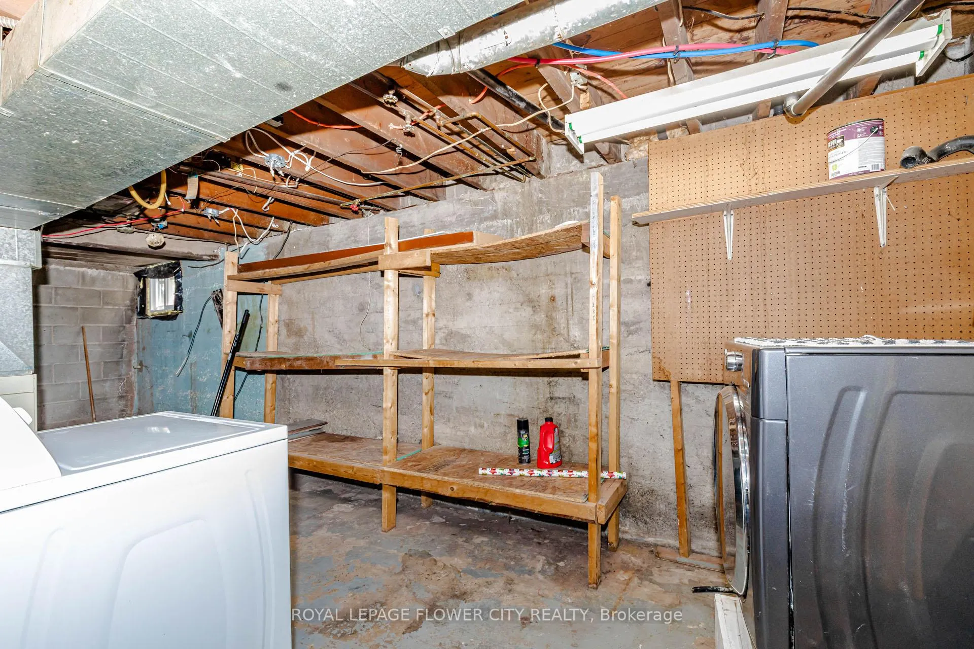 Photo 44 of 37 Warwick Road, Hamilton, Stoney Creek — HOMEH