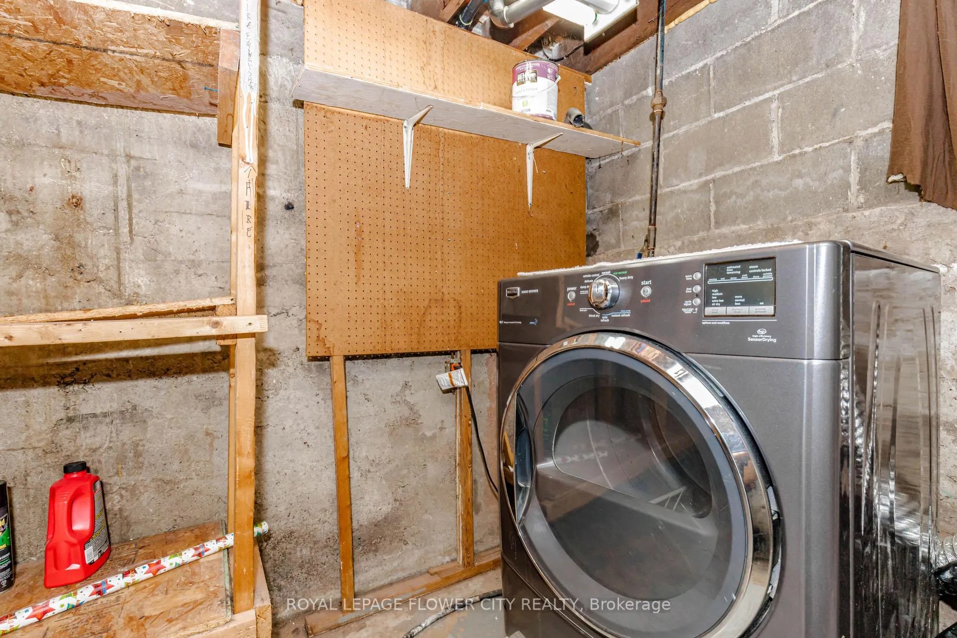 Photo 45 of 37 Warwick Road, Hamilton, Stoney Creek — HOMEH