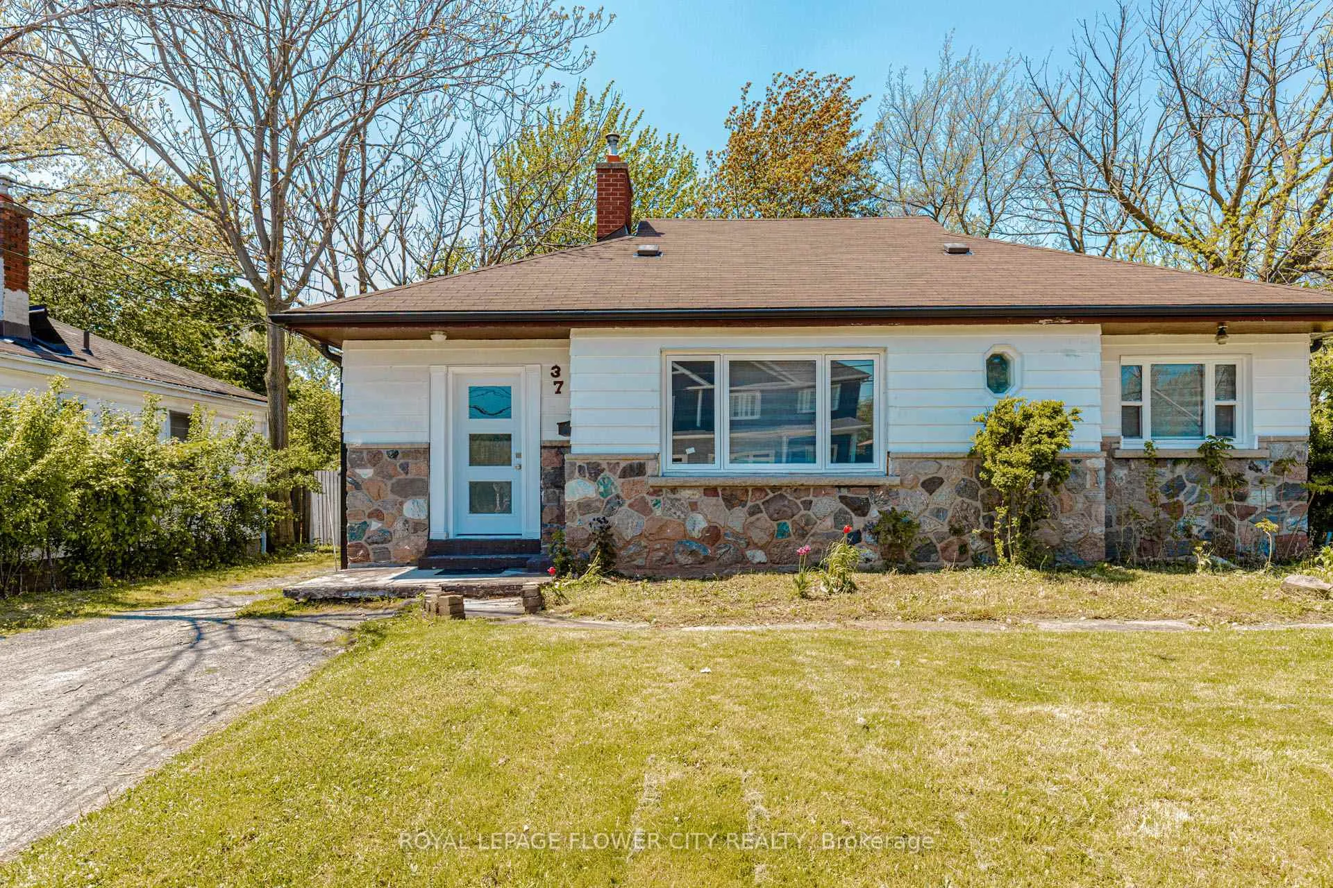 Photo 48 of 37 Warwick Road, Hamilton, Stoney Creek — HOMEH