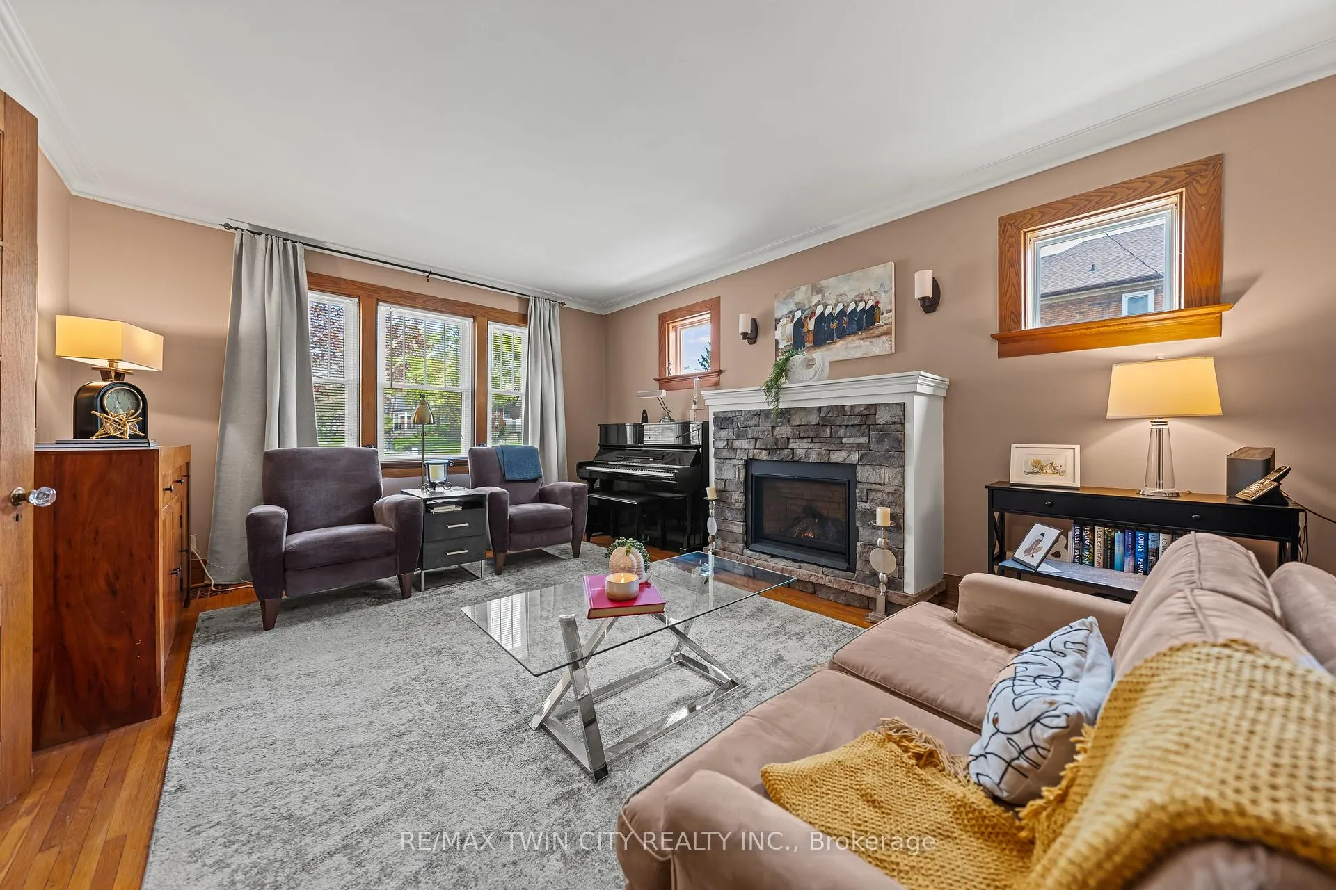 Photo 9 of 39 Borden Avenue N, Kitchener — HOMEH