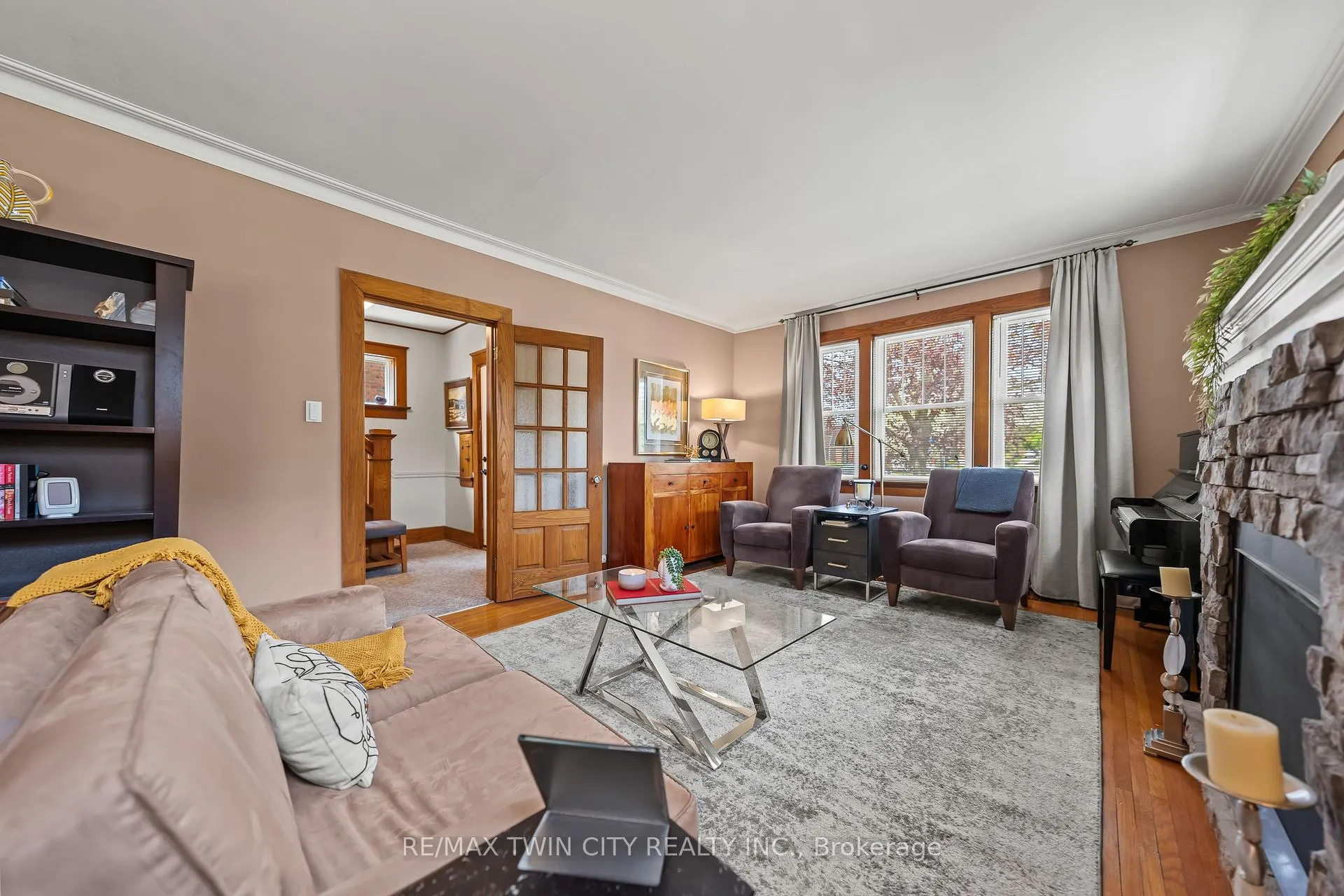 Photo 11 of 39 Borden Avenue N, Kitchener — HOMEH