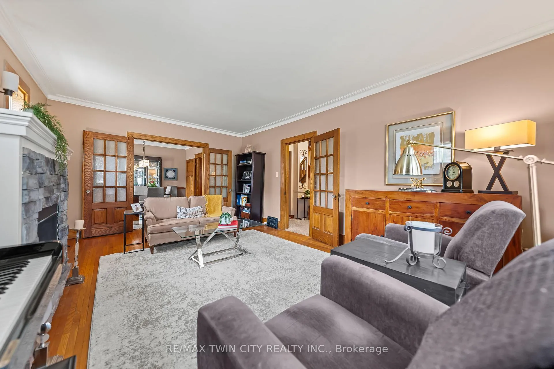 Photo 12 of 39 Borden Avenue N, Kitchener — HOMEH