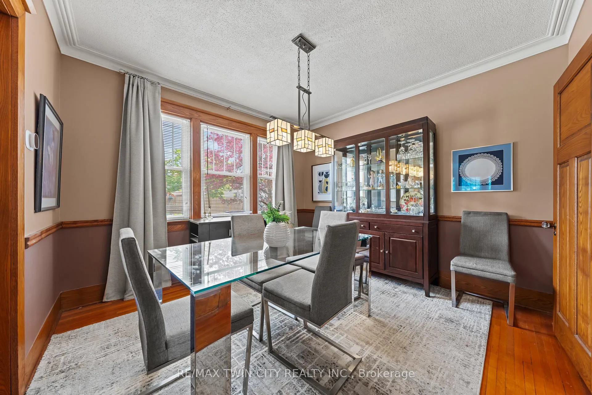 Photo 13 of 39 Borden Avenue N, Kitchener — HOMEH