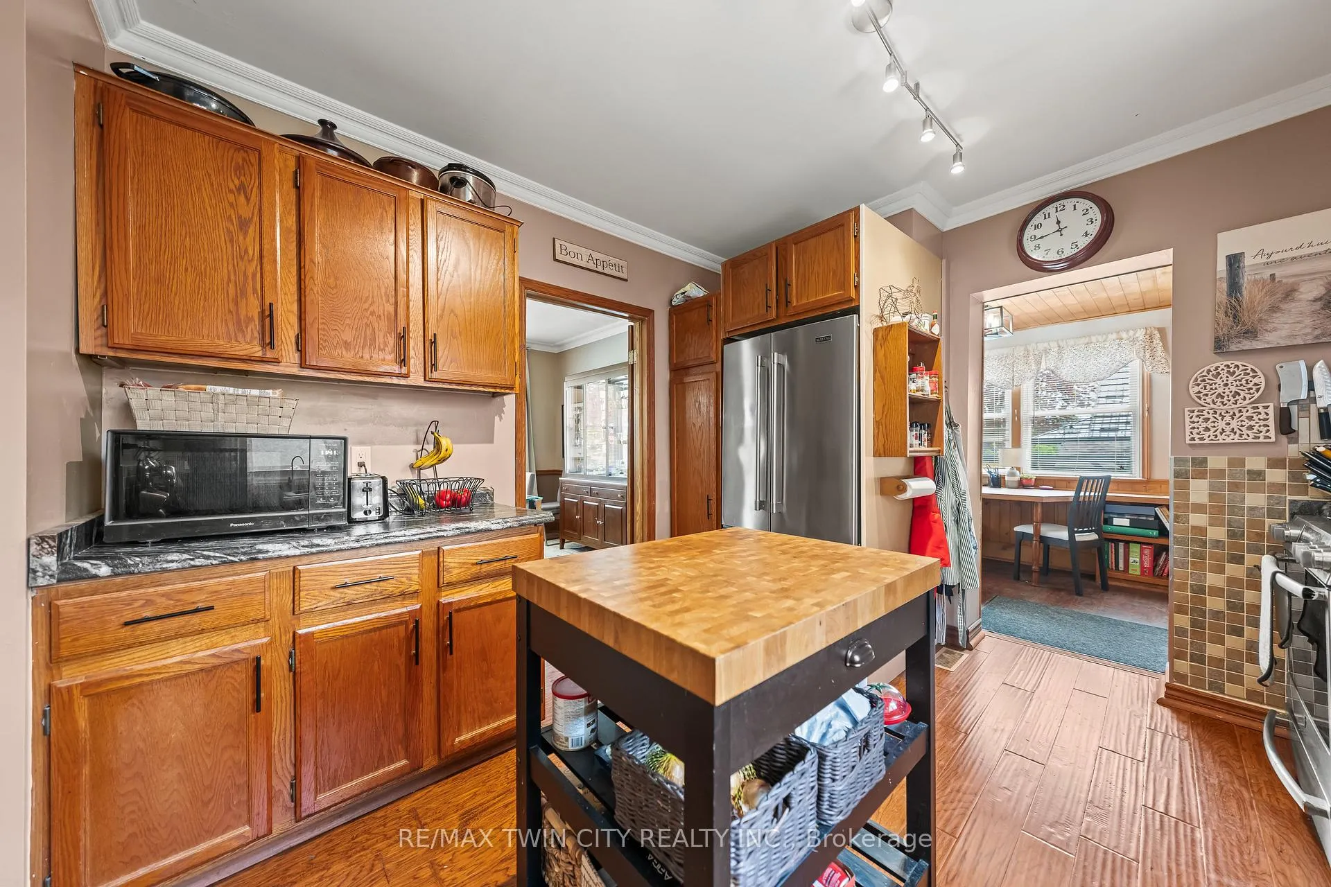 Photo 18 of 39 Borden Avenue N, Kitchener — HOMEH