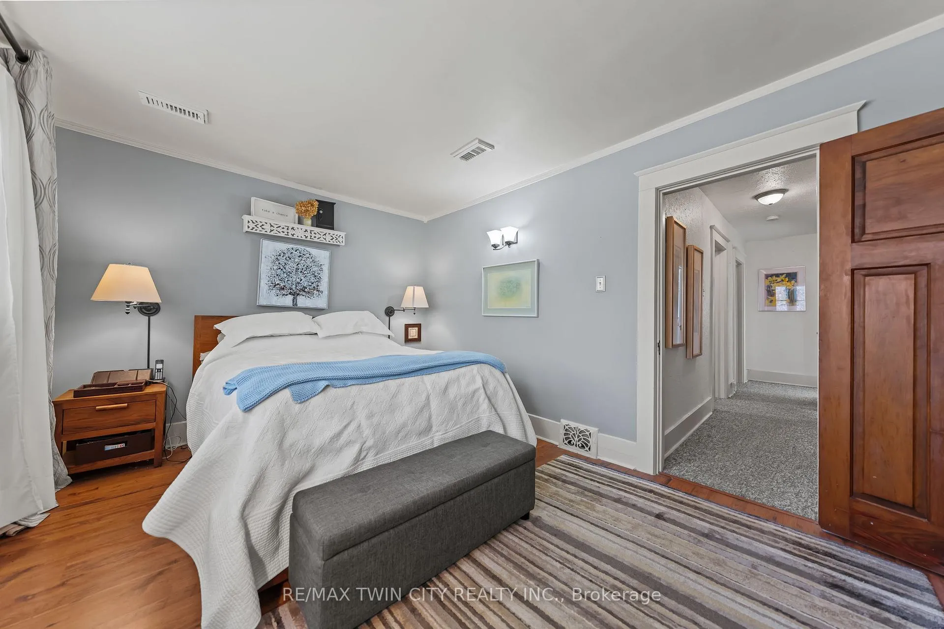 Photo 22 of 39 Borden Avenue N, Kitchener — HOMEH