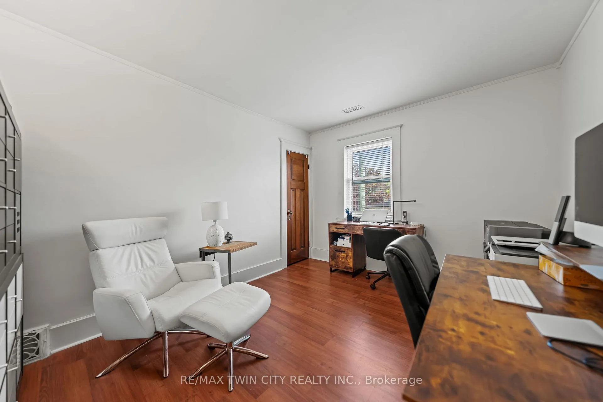 Photo 27 of 39 Borden Avenue N, Kitchener — HOMEH