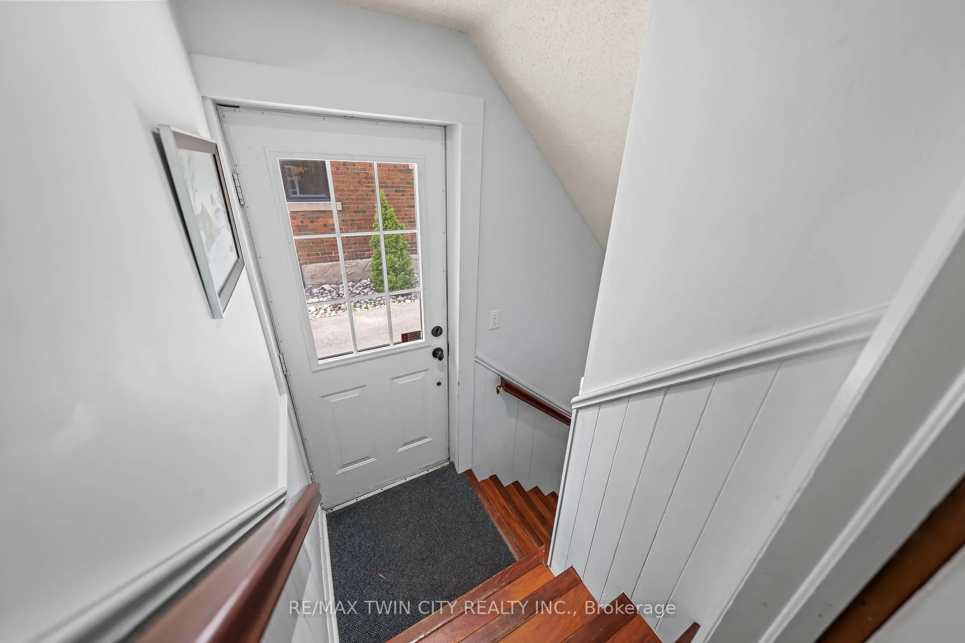 Photo 28 of 39 Borden Avenue N, Kitchener — HOMEH