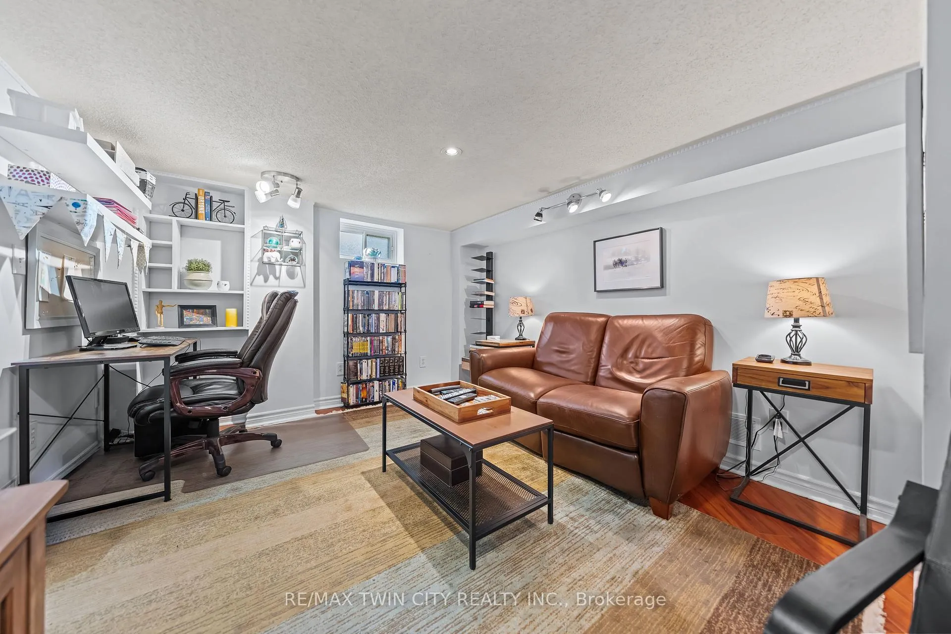 Photo 30 of 39 Borden Avenue N, Kitchener — HOMEH
