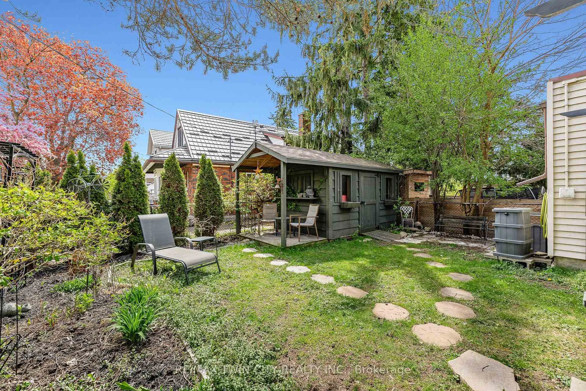 Photo 34 of 39 Borden Avenue N, Kitchener — HOMEH