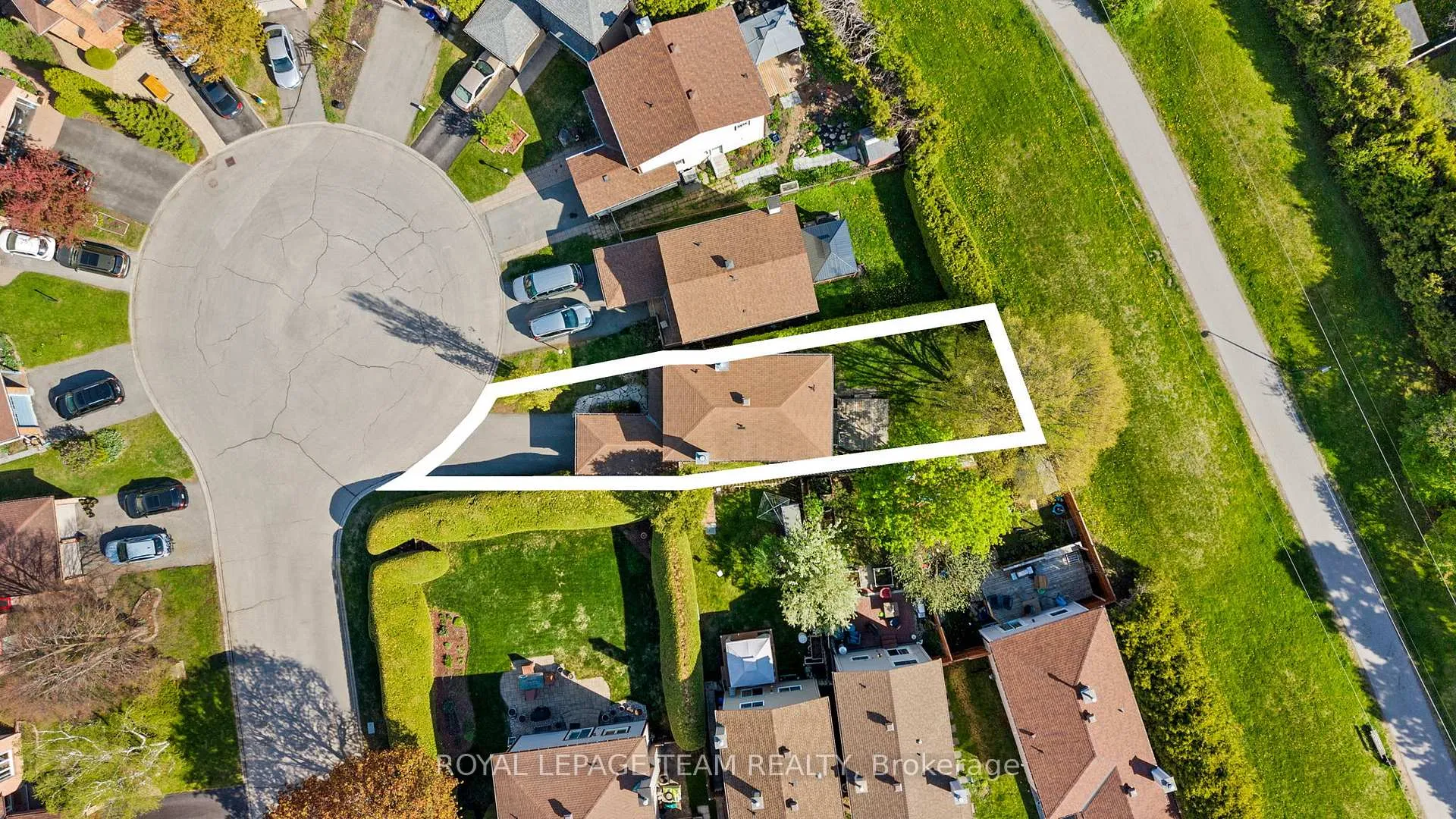 Photo 2 of 93 Hewitt Way, Ottawa, Kanata - Katimavik — HOMEH