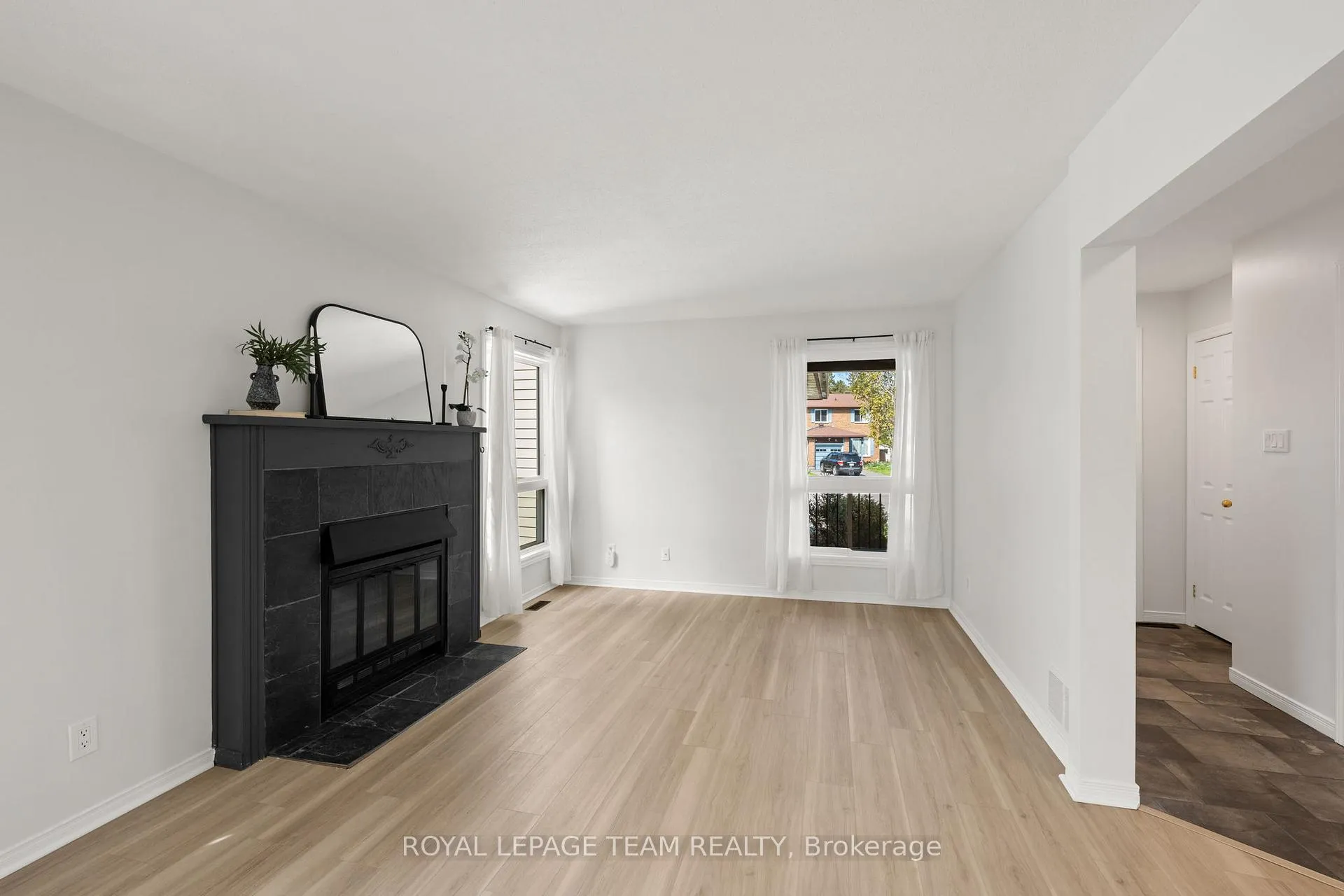 Photo 8 of 93 Hewitt Way, Ottawa, Kanata - Katimavik — HOMEH